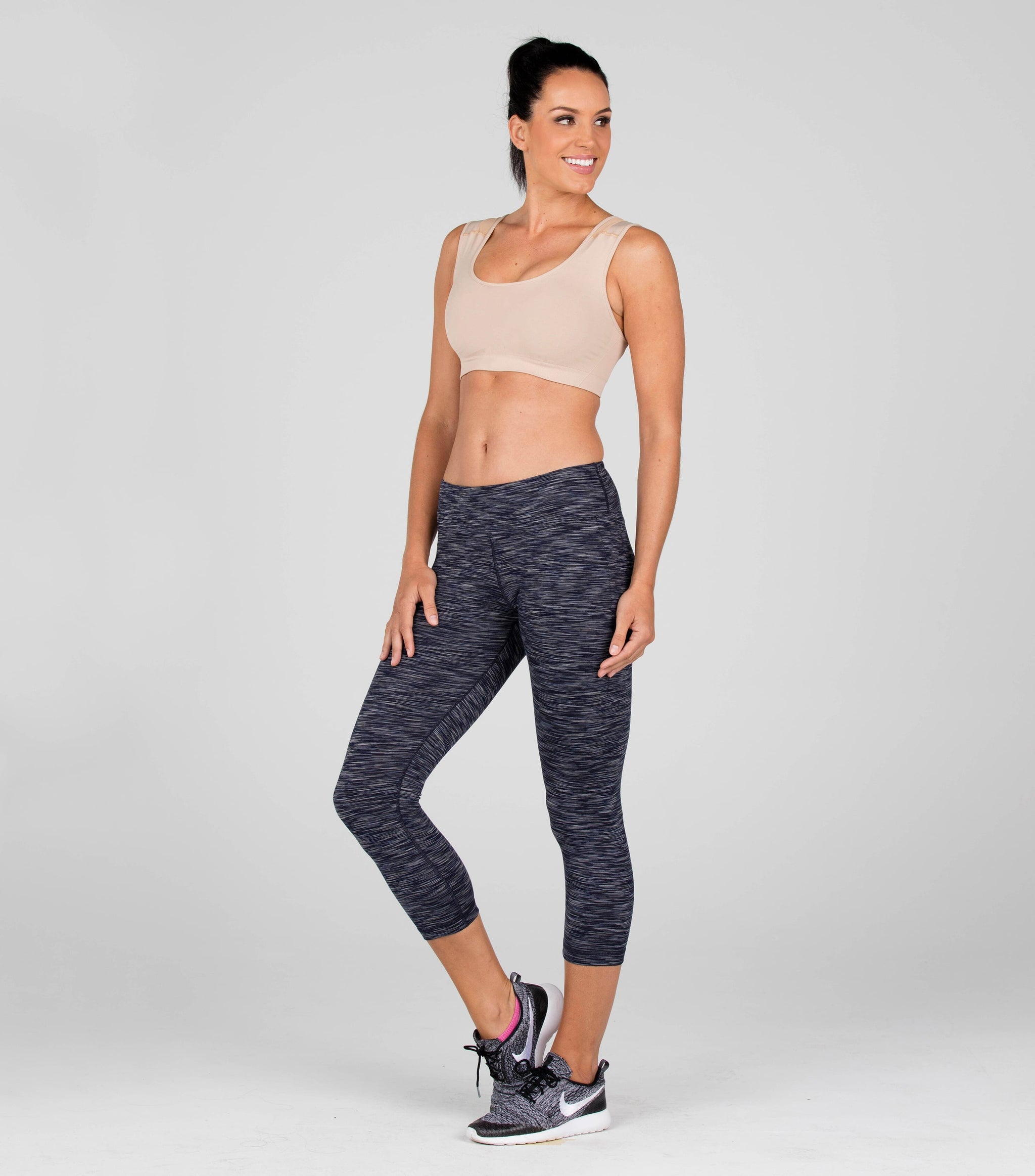 ALIGNMED Seamless Sports Bra for All Fitness Activities | Zippered :  : Clothing, Shoes & Accessories
